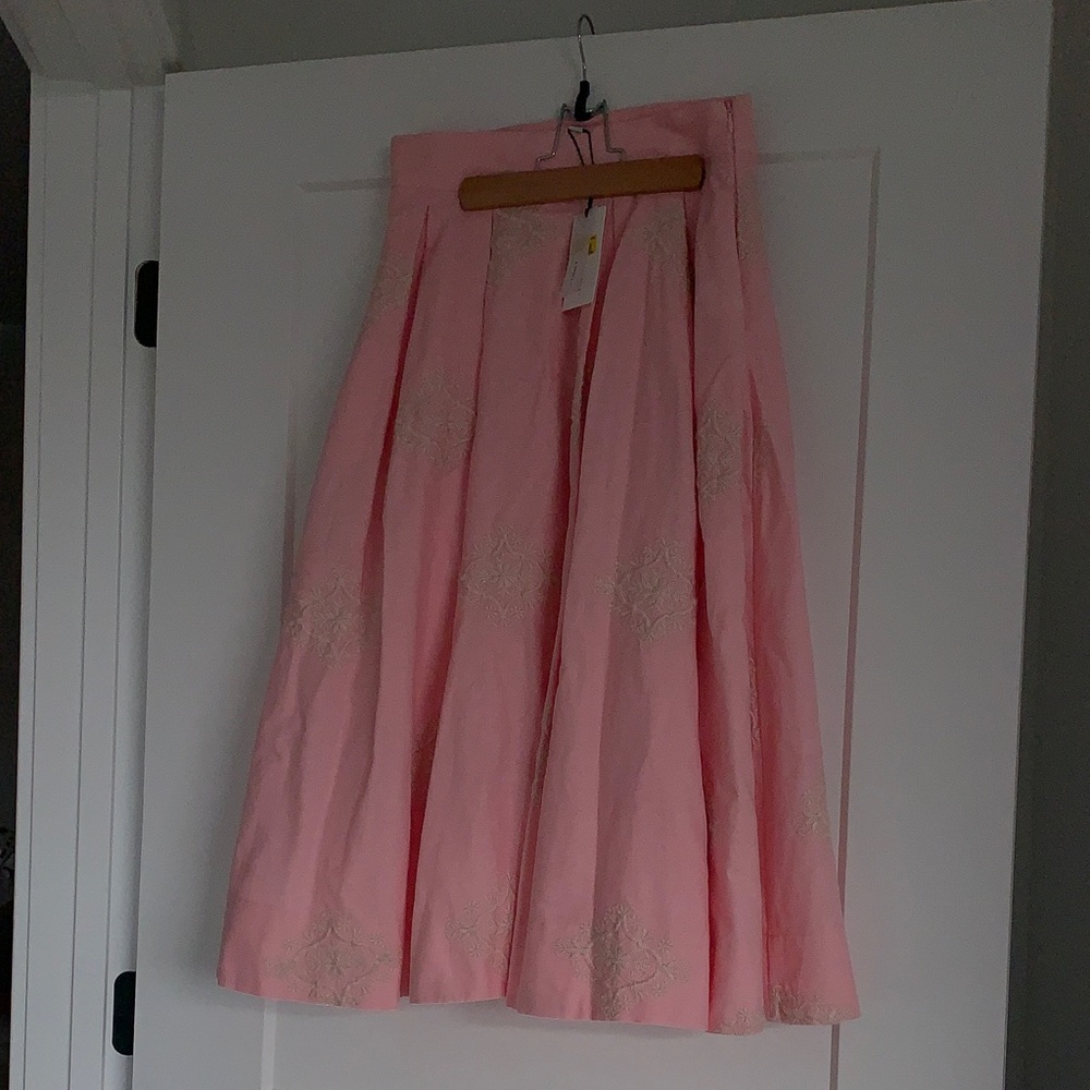 Chic Pink Midi Skirt with Embroidery